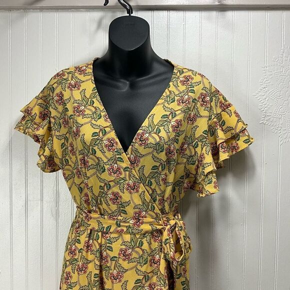 MAX STUDIO Short Sleeve Wrap Dress - Picture 3 of 7